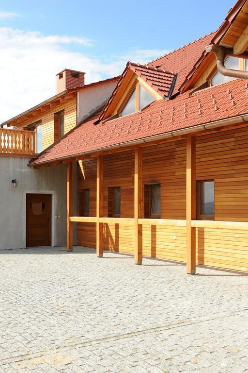 Hôtel Ranc Milovice à Milovice  Extérieur photo