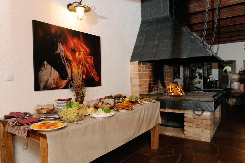 Hôtel Ranc Milovice à Milovice  Extérieur photo